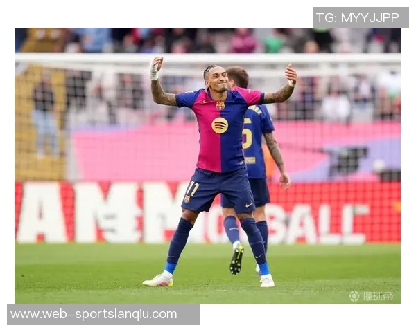 巴萨两季十月战绩对比分析去年全胜今年表现下滑进球失球差异明显