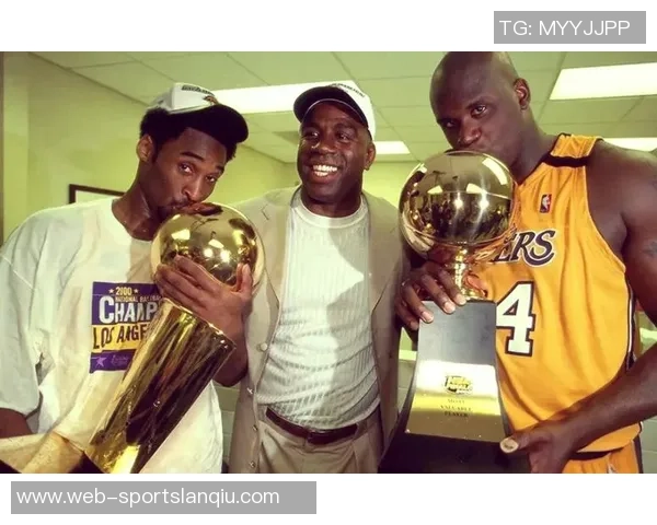 湖人队史半场30表现回顾科比领衔詹姆斯奥尼尔共鸣