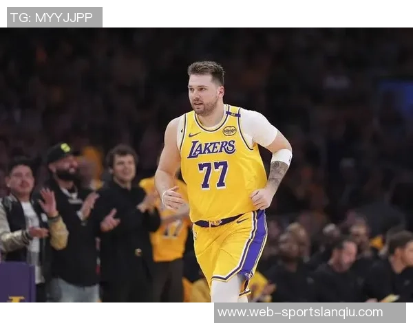 东契奇有望夺MVP湖人球迷期待球队新赛季华丽转身 东契奇有望夺MVP湖人球迷期待球队新赛季华丽转身